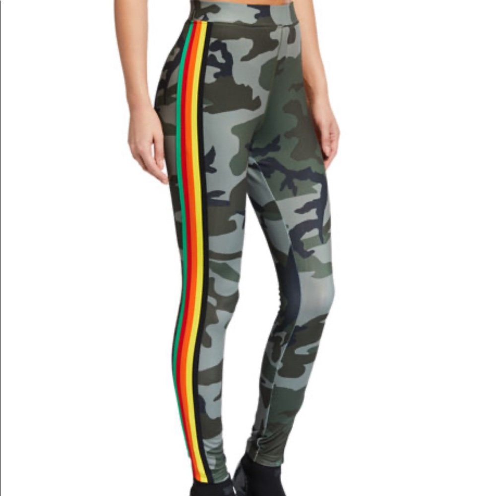 Pam & Gela Clay Camo leggings